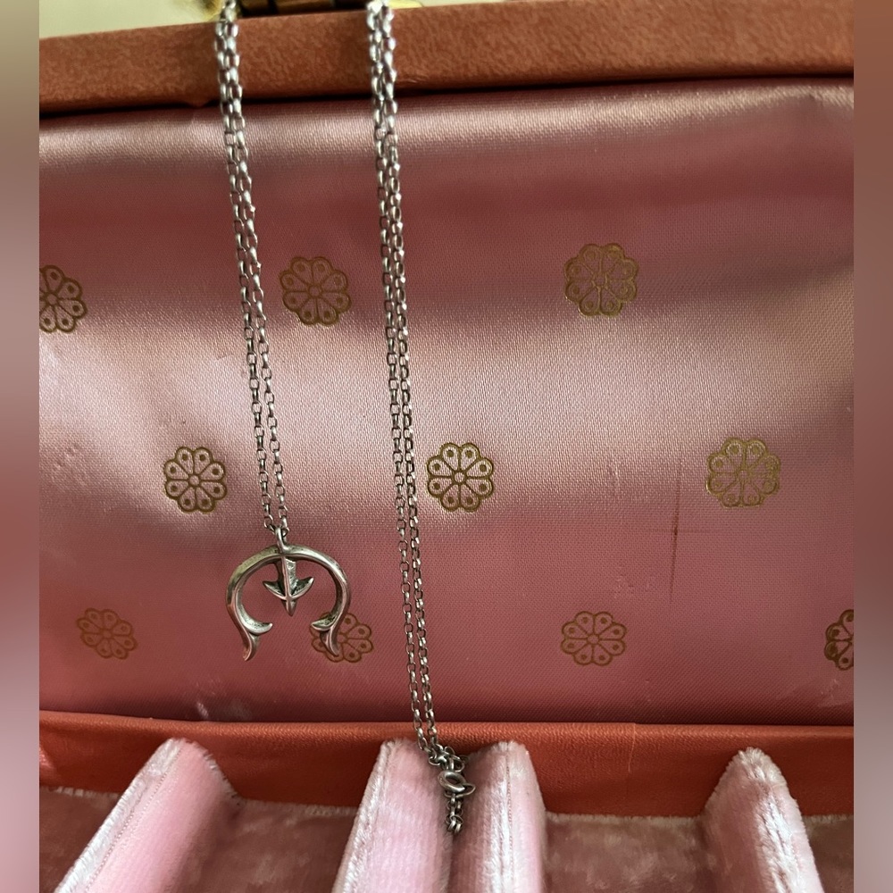 Vintage Navajo Sterling Silver Mini Naja Pendant on 18” chain.
